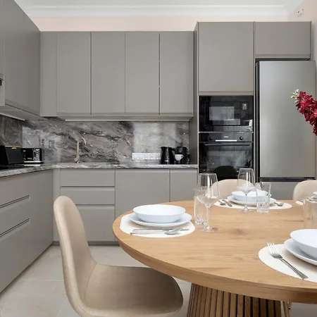Exclusive In With 2 Parking Spaces, Desk And Air Conditioned Living By Renters Prestige Apartamento *