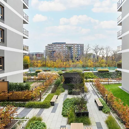 Exclusive In With 2 Parking Spaces, Desk And Air Conditioned Living By Renters Prestige Вроцлав