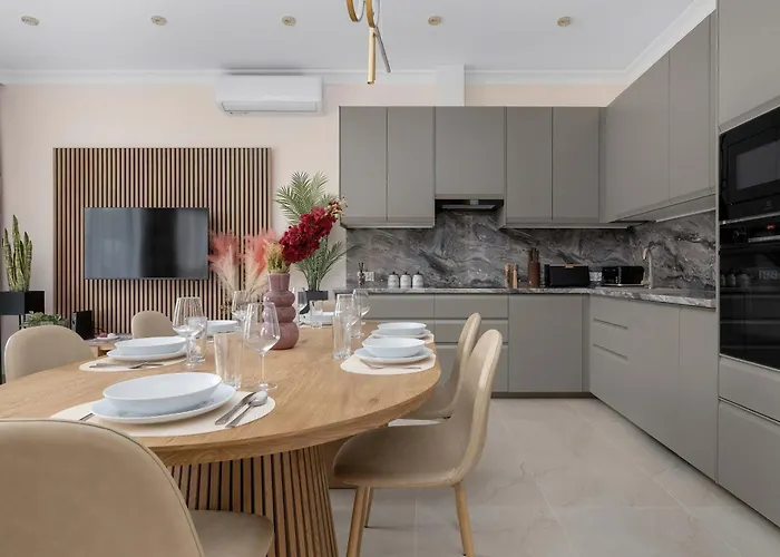 Апартаменты Exclusive In With 2 Parking Spaces, Desk And Air Conditioned Living By Renters Prestige Вроцлав