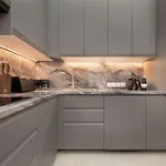 Exclusive In With 2 Parking Spaces, Desk And Air Conditioned Living By Renters Prestige *