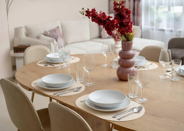 דירה Exclusive In With 2 Parking Spaces, Desk And Air Conditioned Living By Renters Prestige