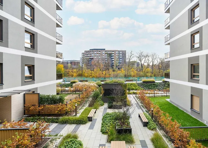 Exclusive In With 2 Parking Spaces, Desk And Air Conditioned Living By Renters Prestige Wrocław